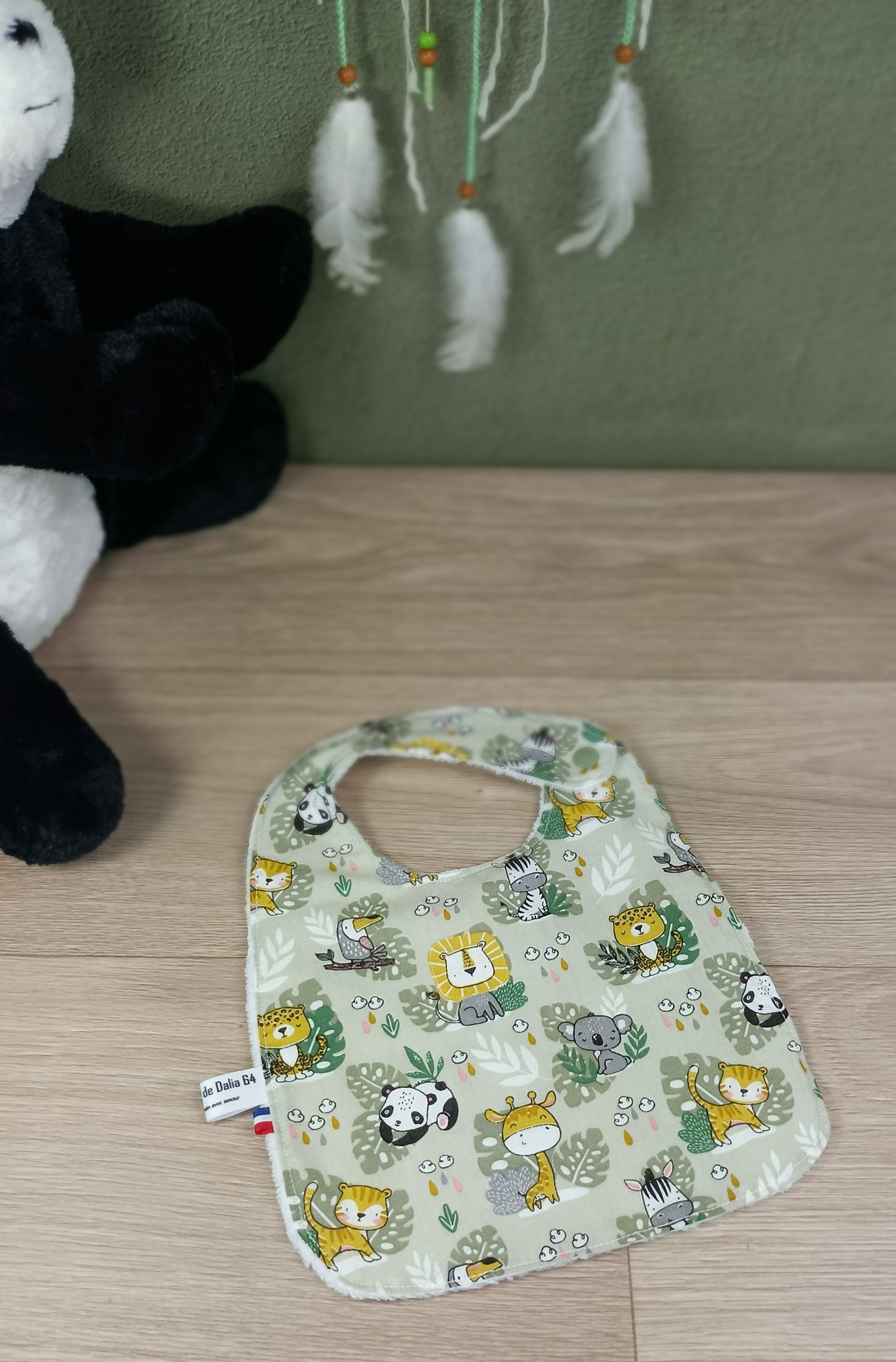 Bavoir bébé thème petit panda vert 