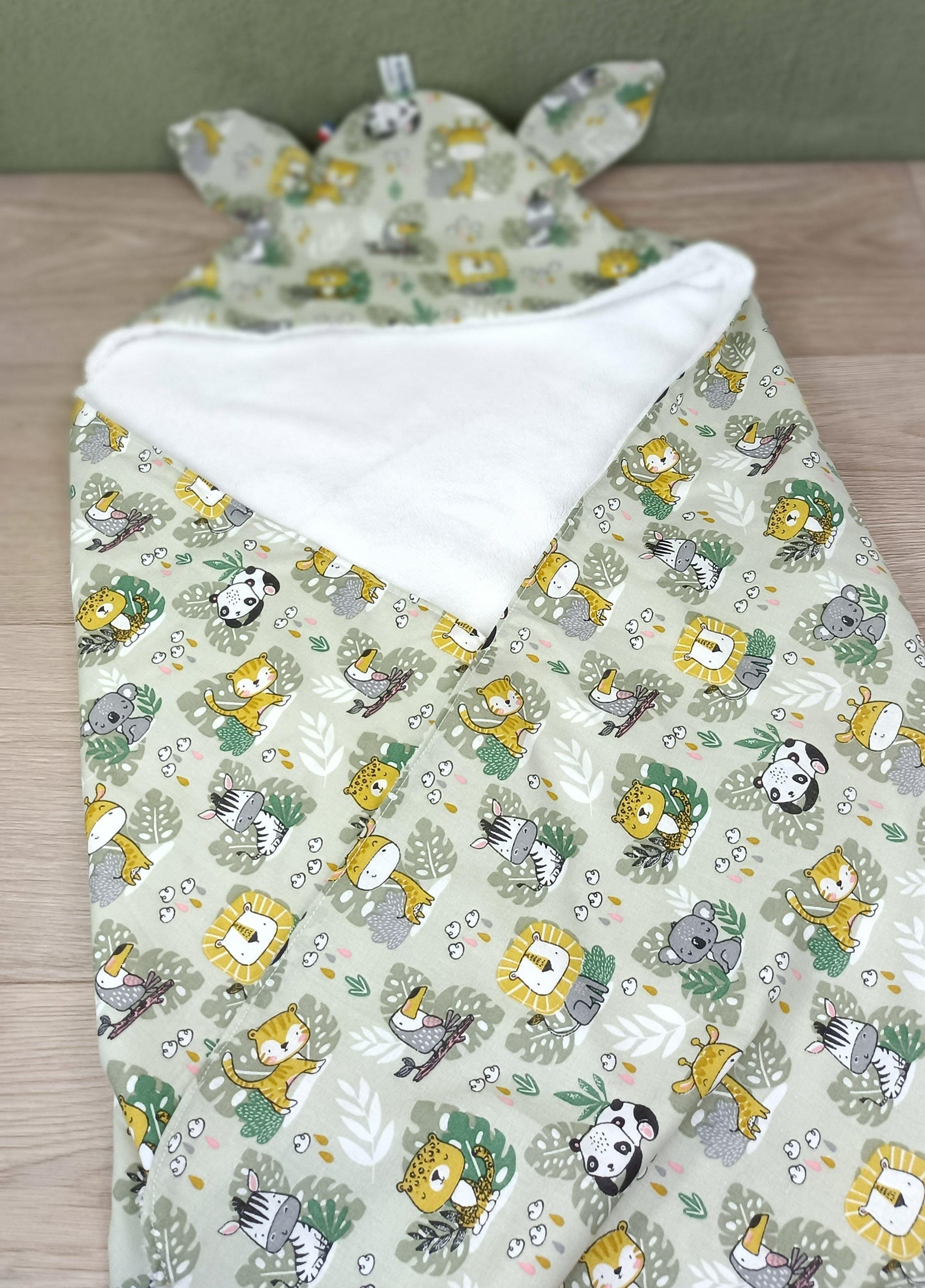 Cape de bain enfant petit panda vert 