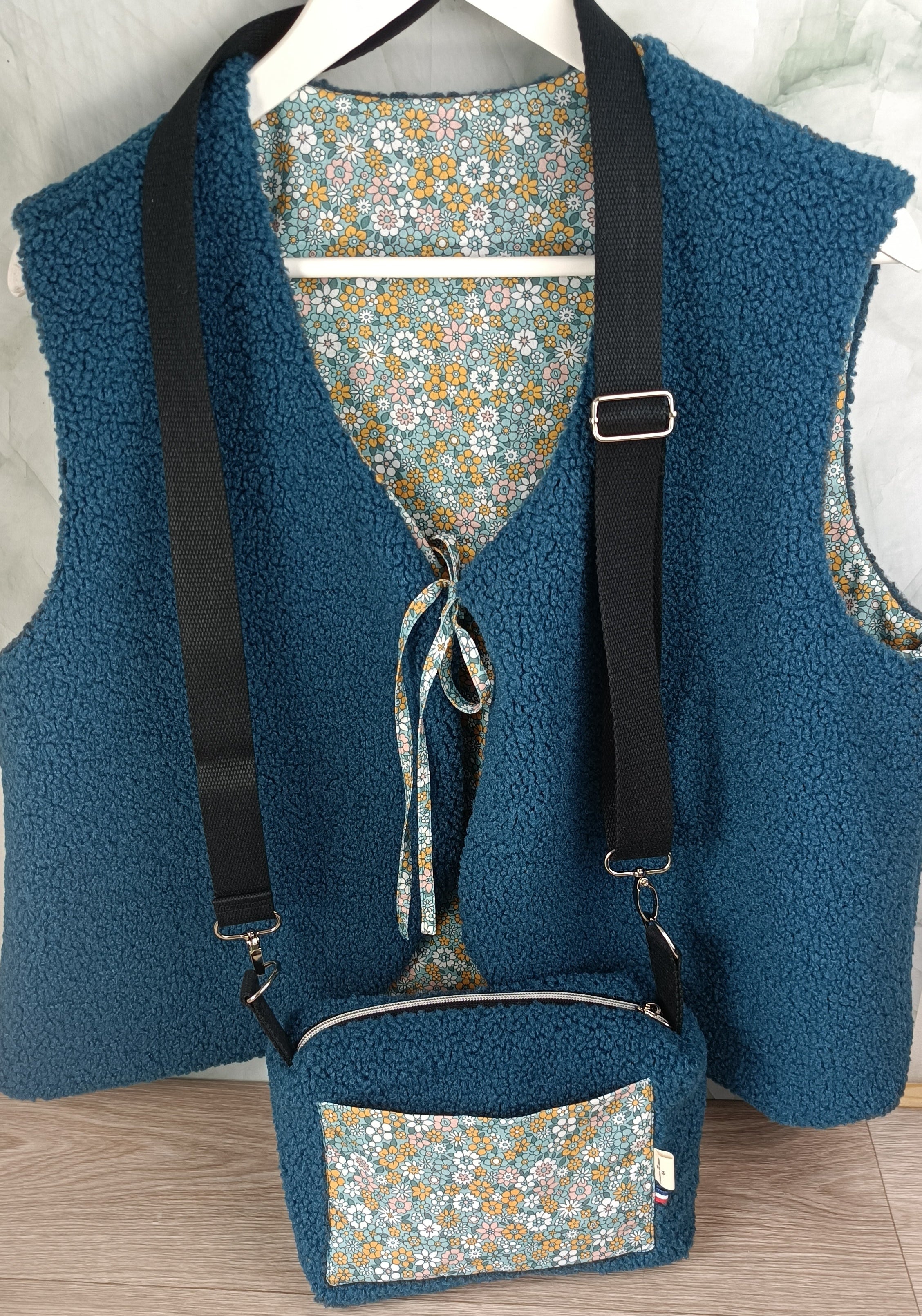 Gilet berger adultes sherpa bleu petites fleurs 46