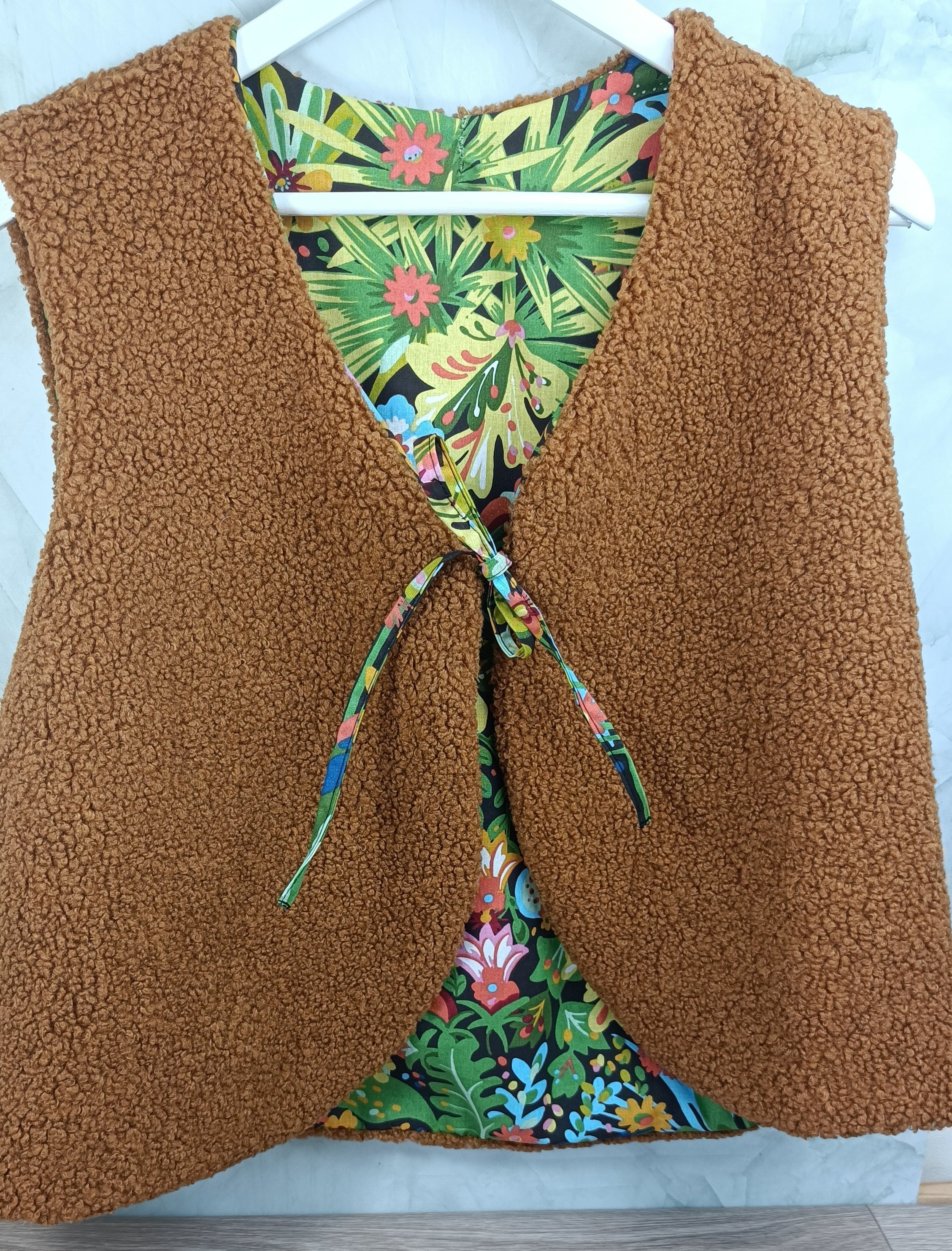 Gilet berger adultes sherpa caramel tissu jungle luxuriante