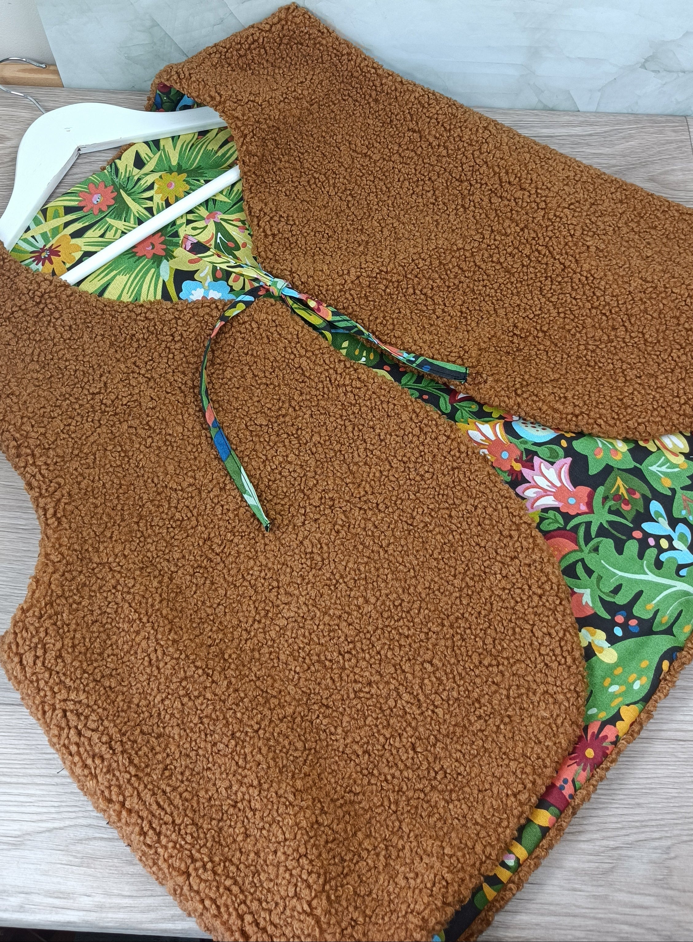 Gilet berger adultes sherpa caramel tissu jungle luxuriante