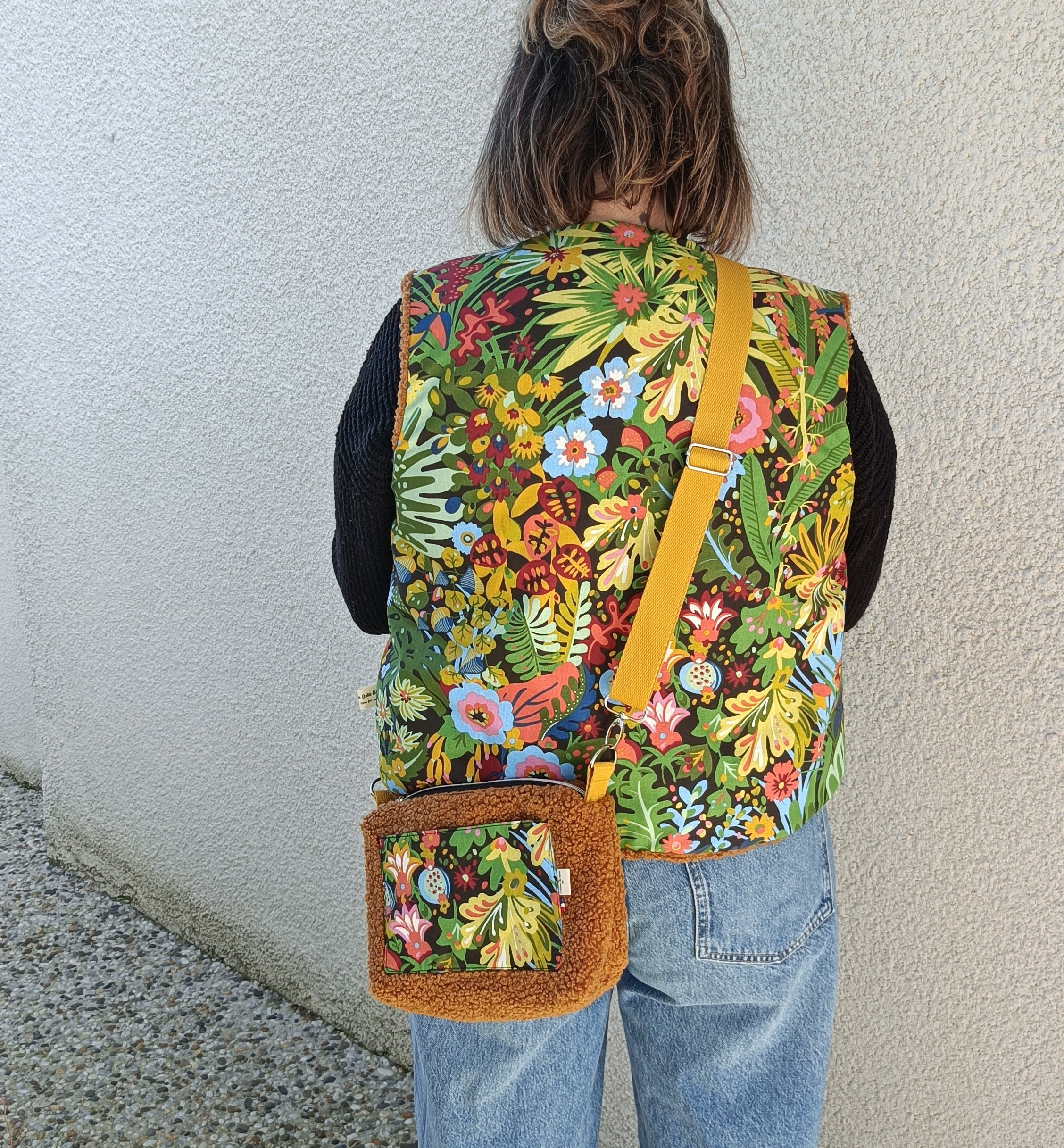 Gilet berger adultes sherpa caramel tissu jungle luxuriante