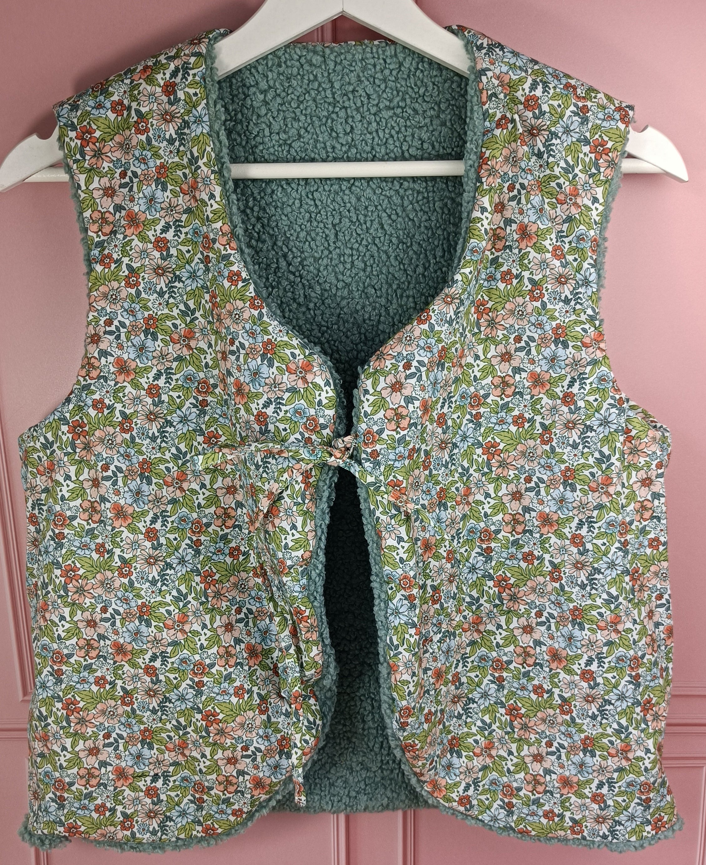 Gilet berger adultes sherpa vert thym tissu intérieur imprimé fleurs pensée 