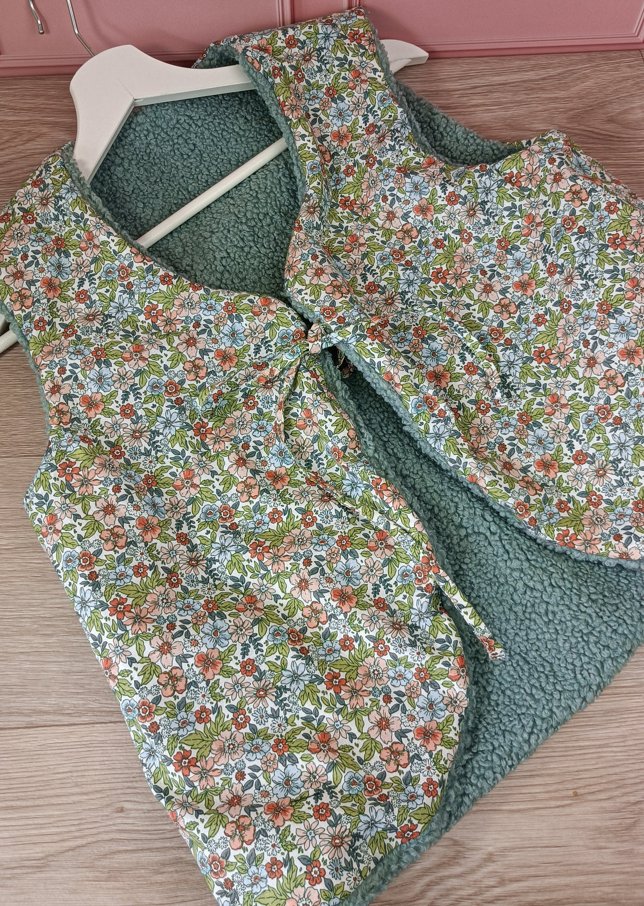 Gilet berger adultes sherpa vert thym tissu intérieur imprimé fleurs pensée 