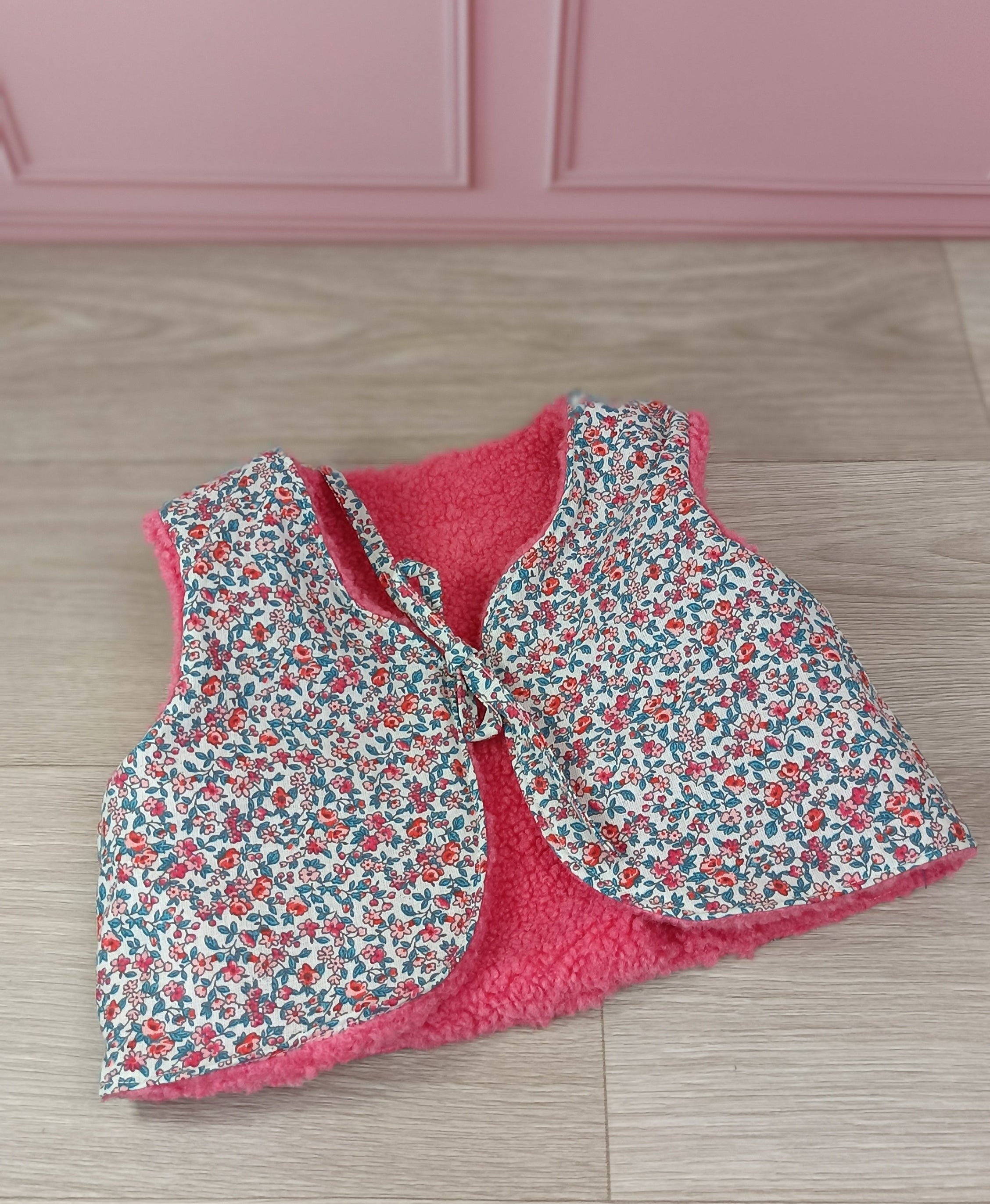Gilet berger enfant sherpa corail tissu fleuri 