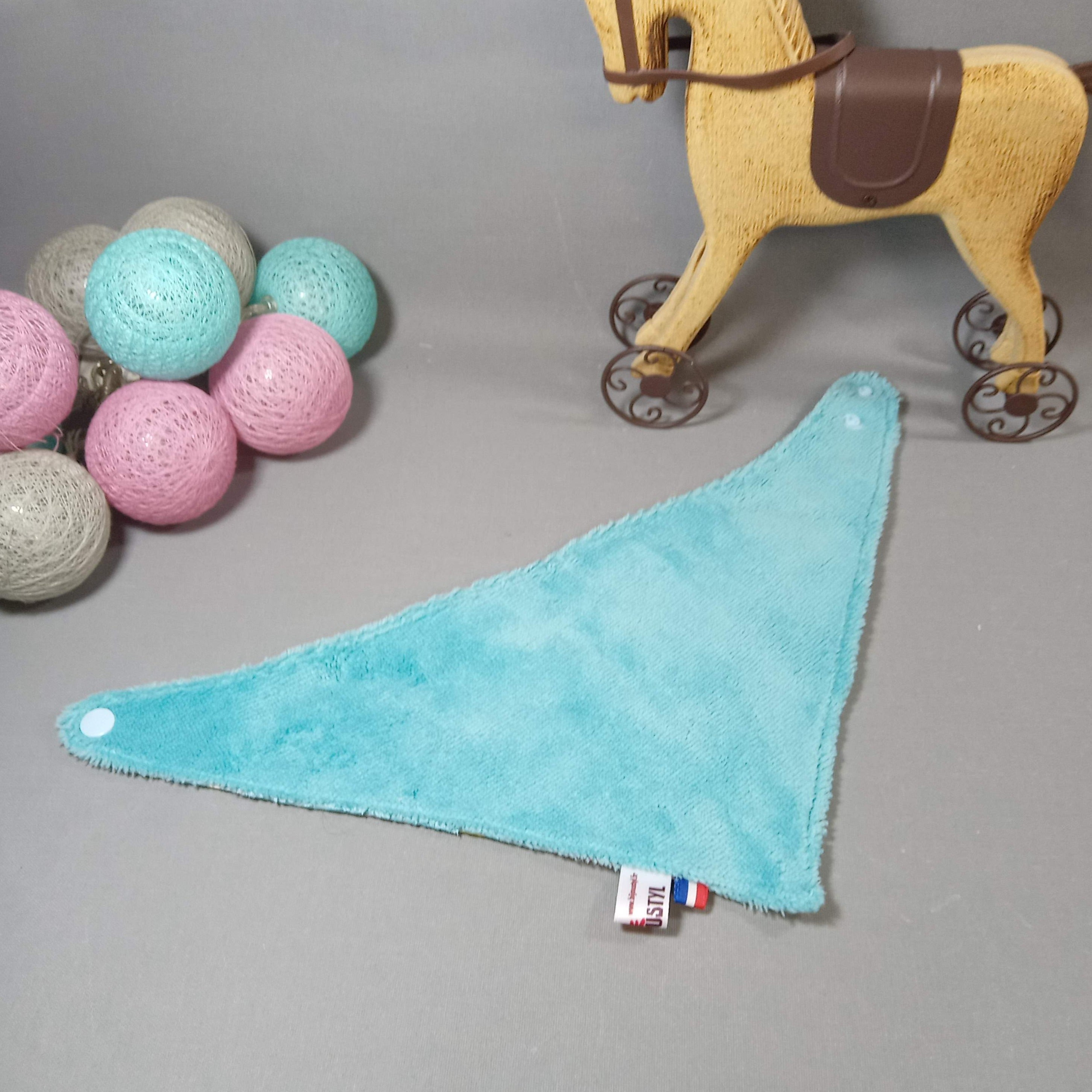 Bavoirs bandana bébé disponibles