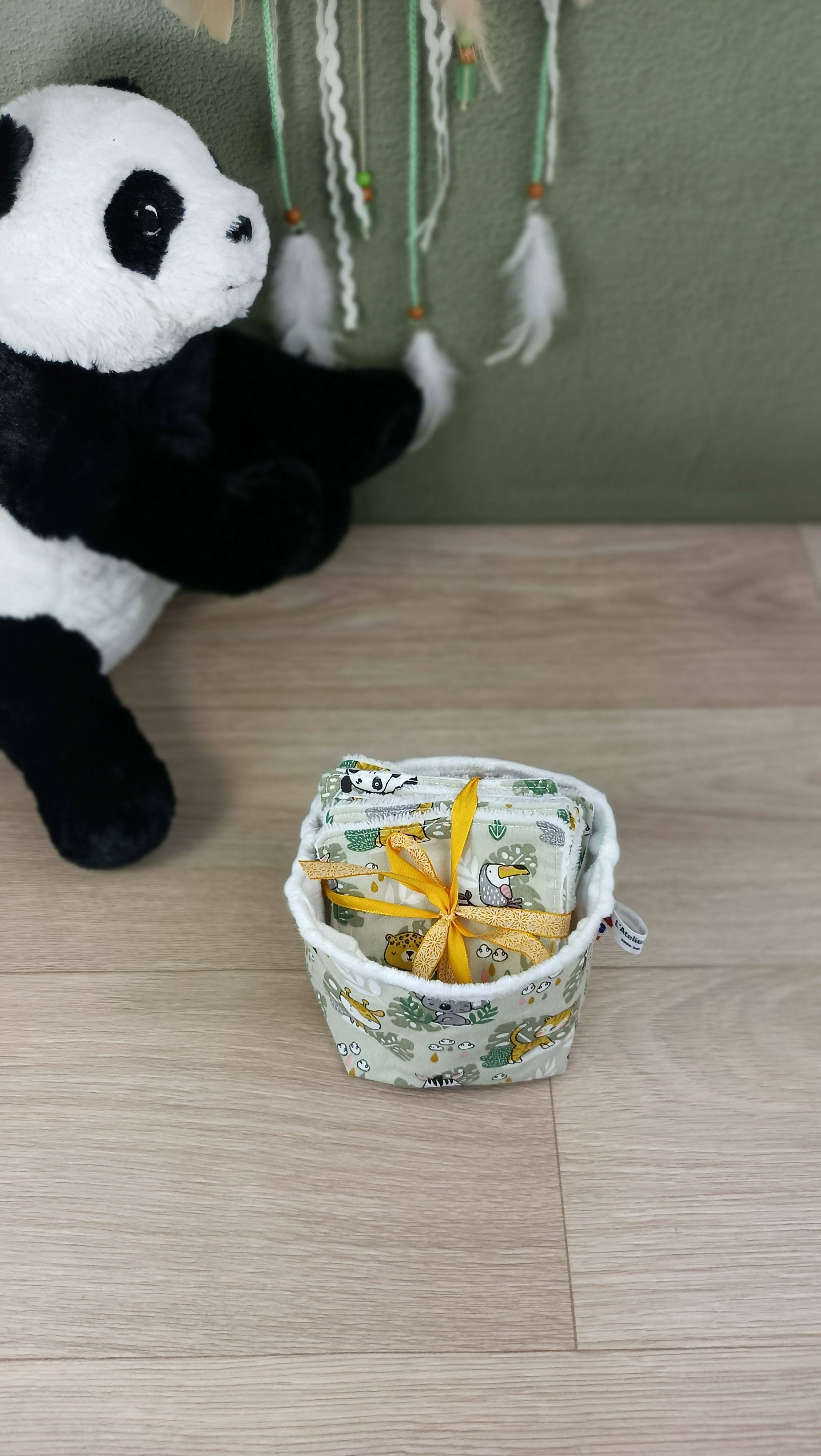 Lingettes bébé lavables dans sa panière - Collection Petit Panda vert