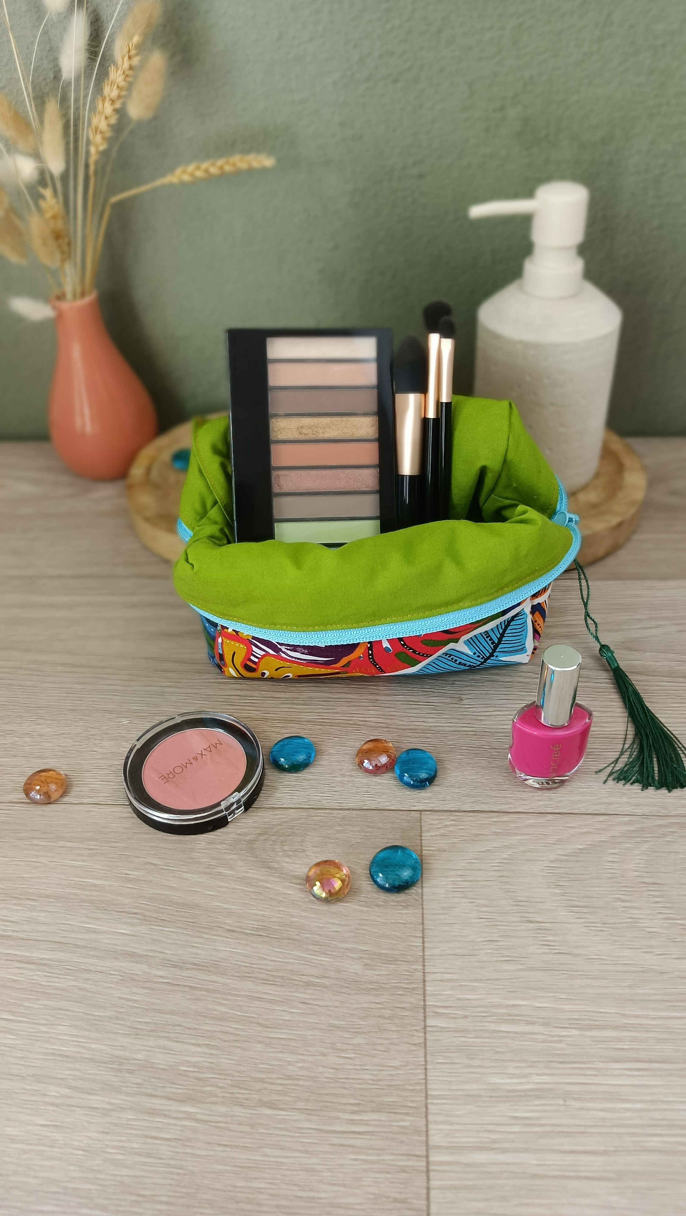 Trousse maquillage et accessoires assortis - Lovoli multico