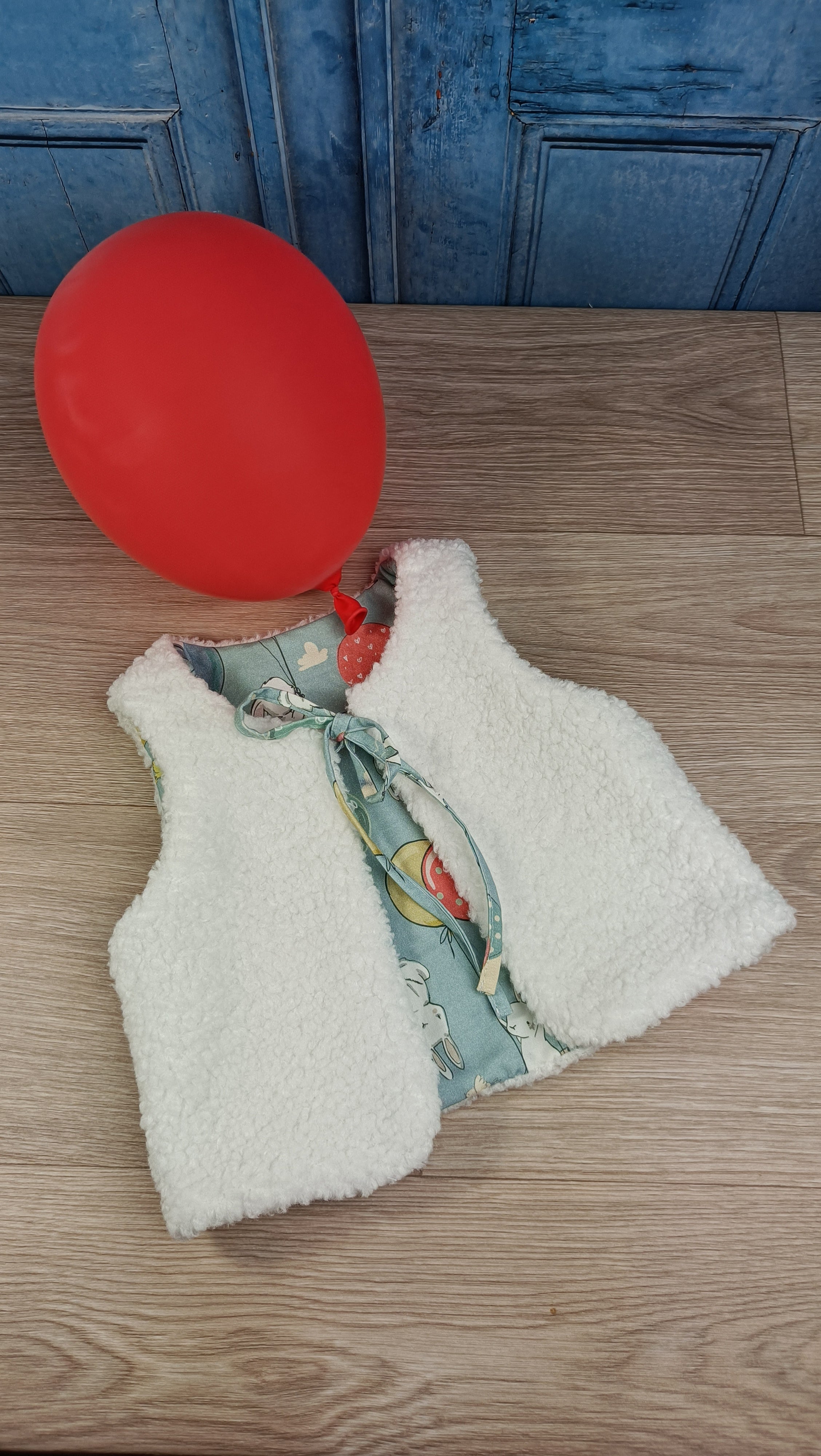Gilet berger bébé réversible - Lapin bleu ballon