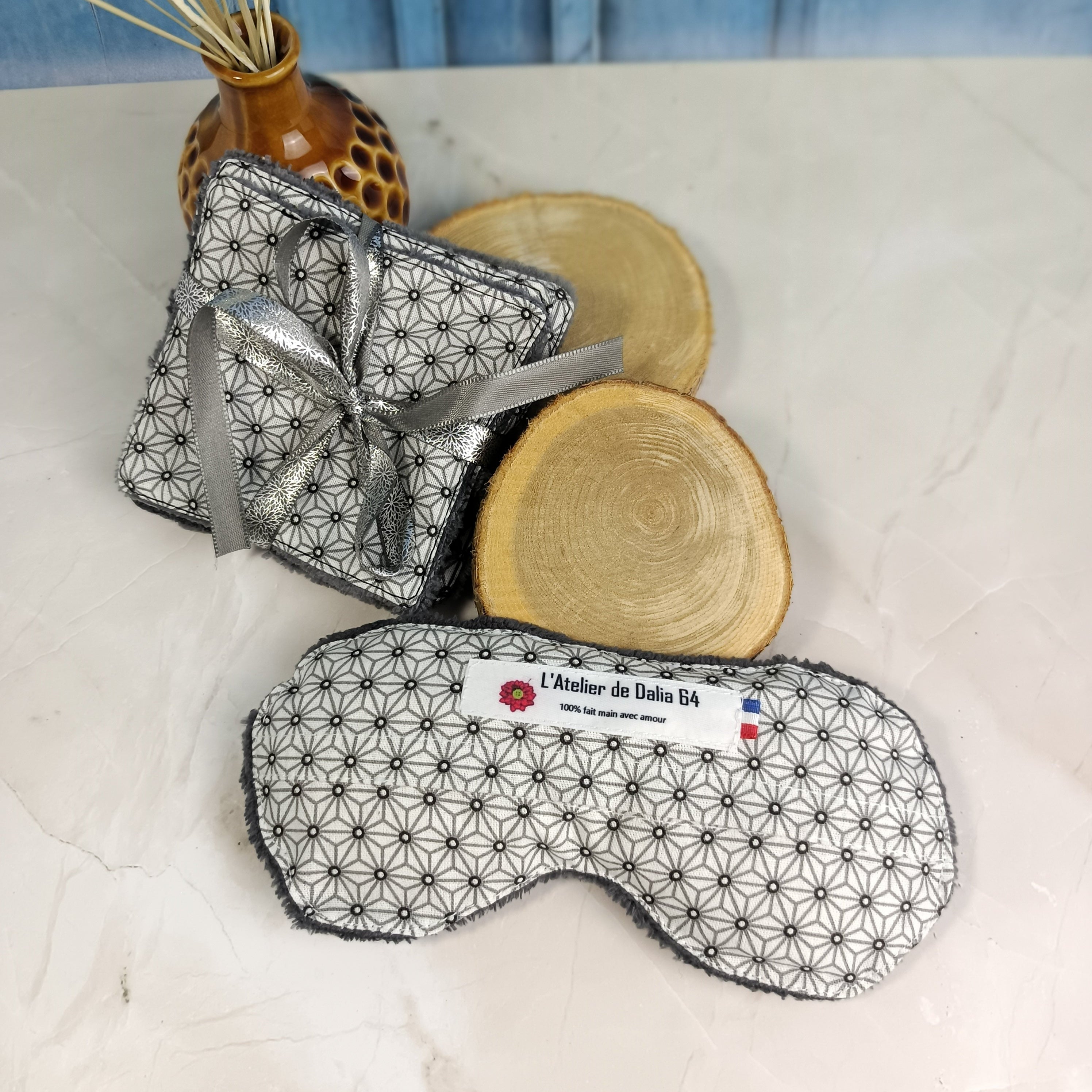Masques relaxant pour les yeux saki fond blanc