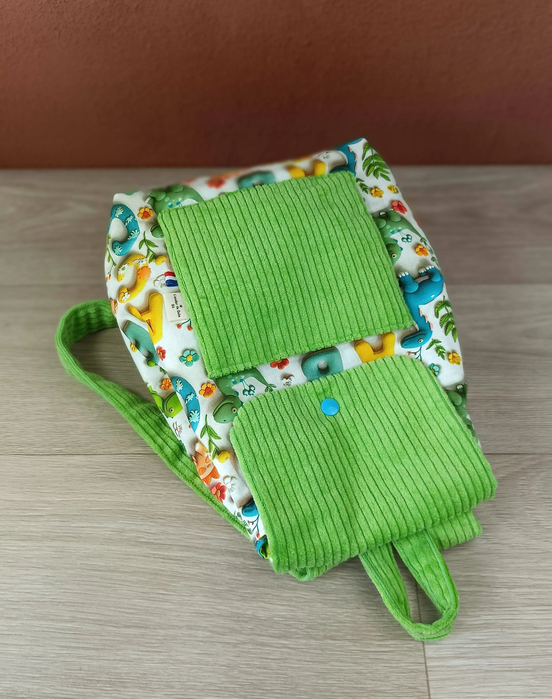 Sac à dos et serviette de cantine Dino baby
