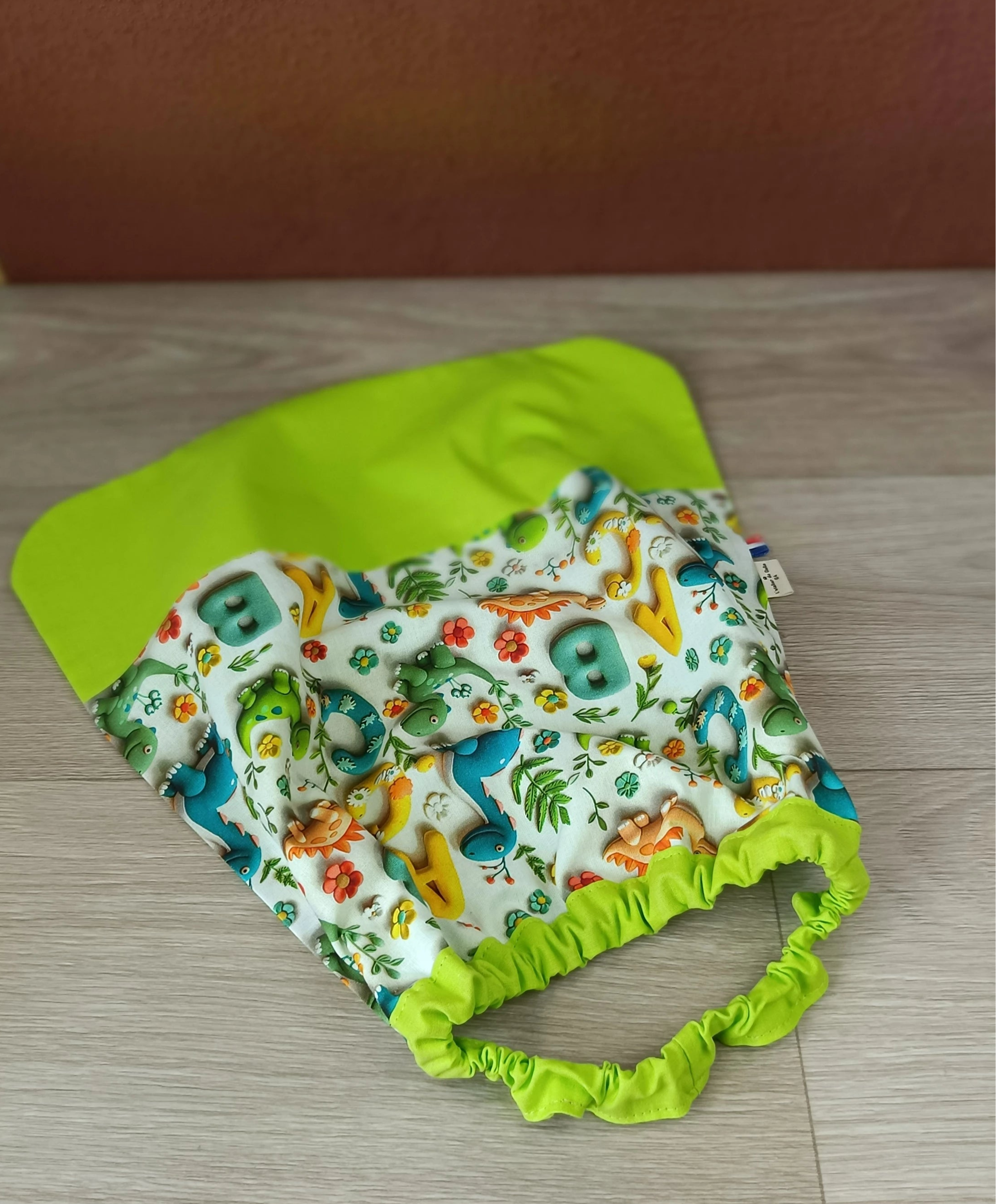 Sac à dos et serviette de cantine Dino baby