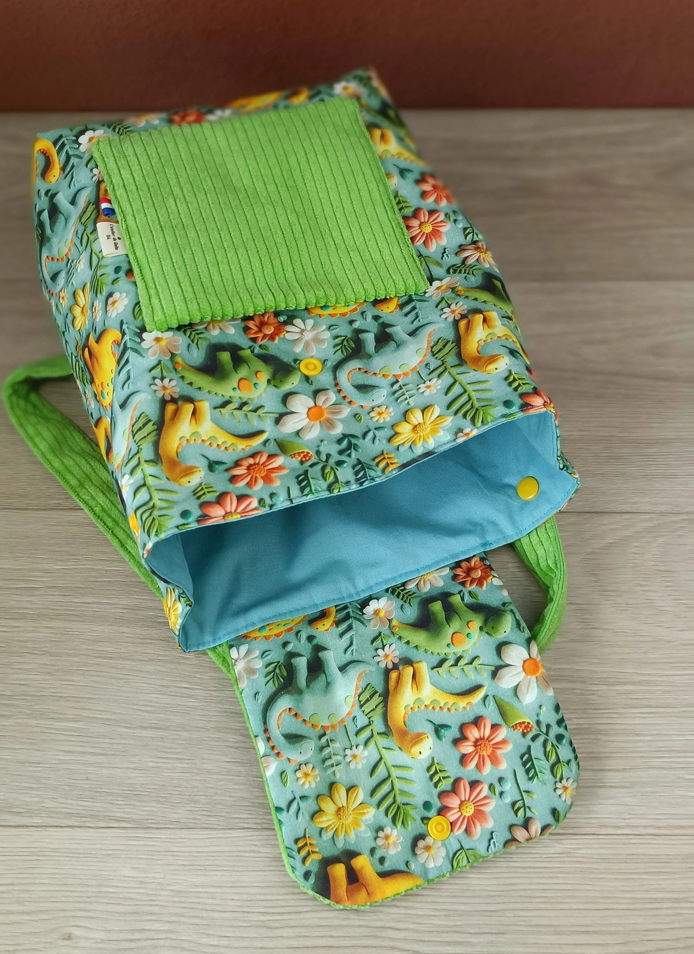 Sac à dos et serviette de cantine Dino ver