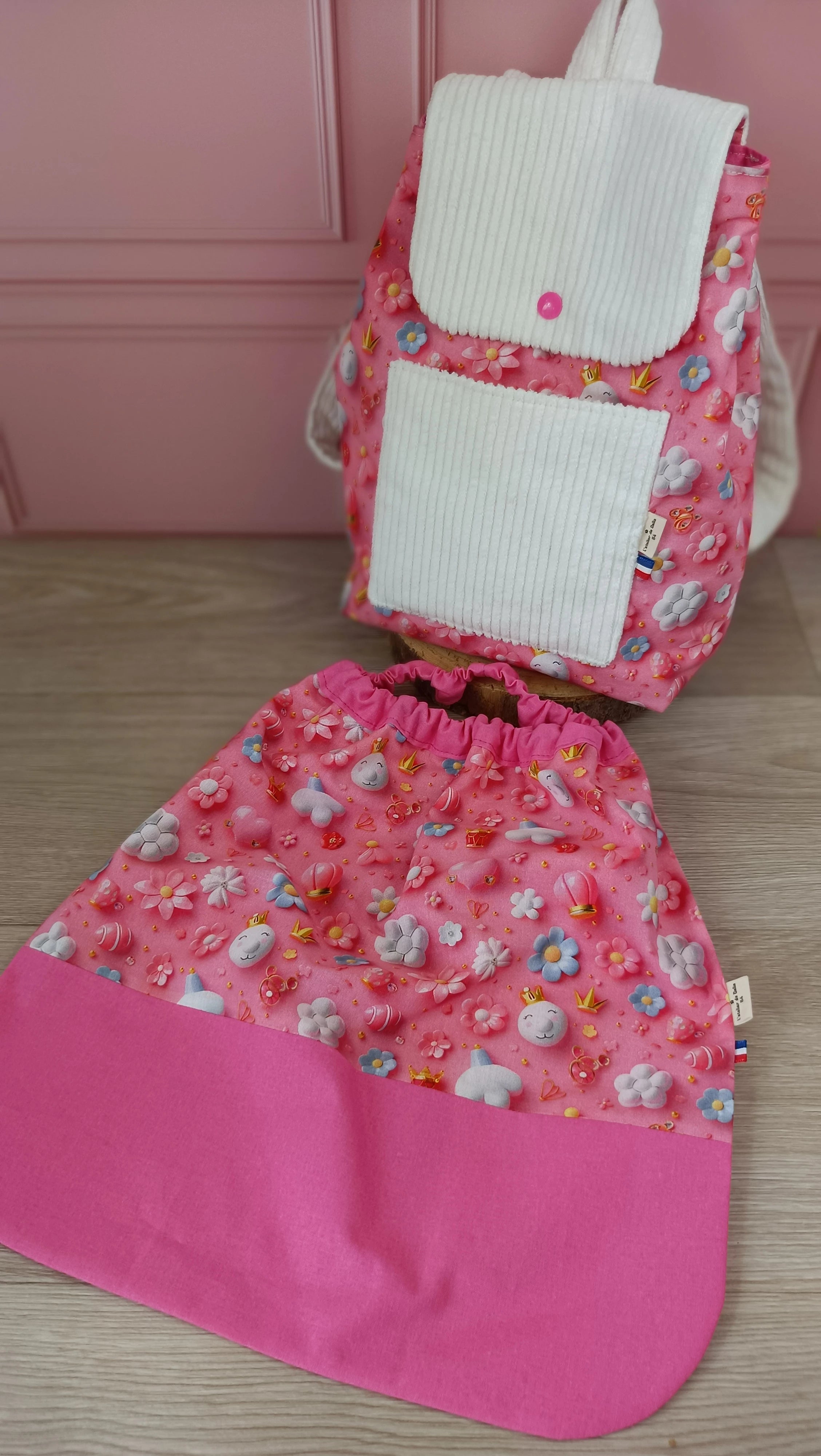 Sac à dos et serviette de cantine Queen