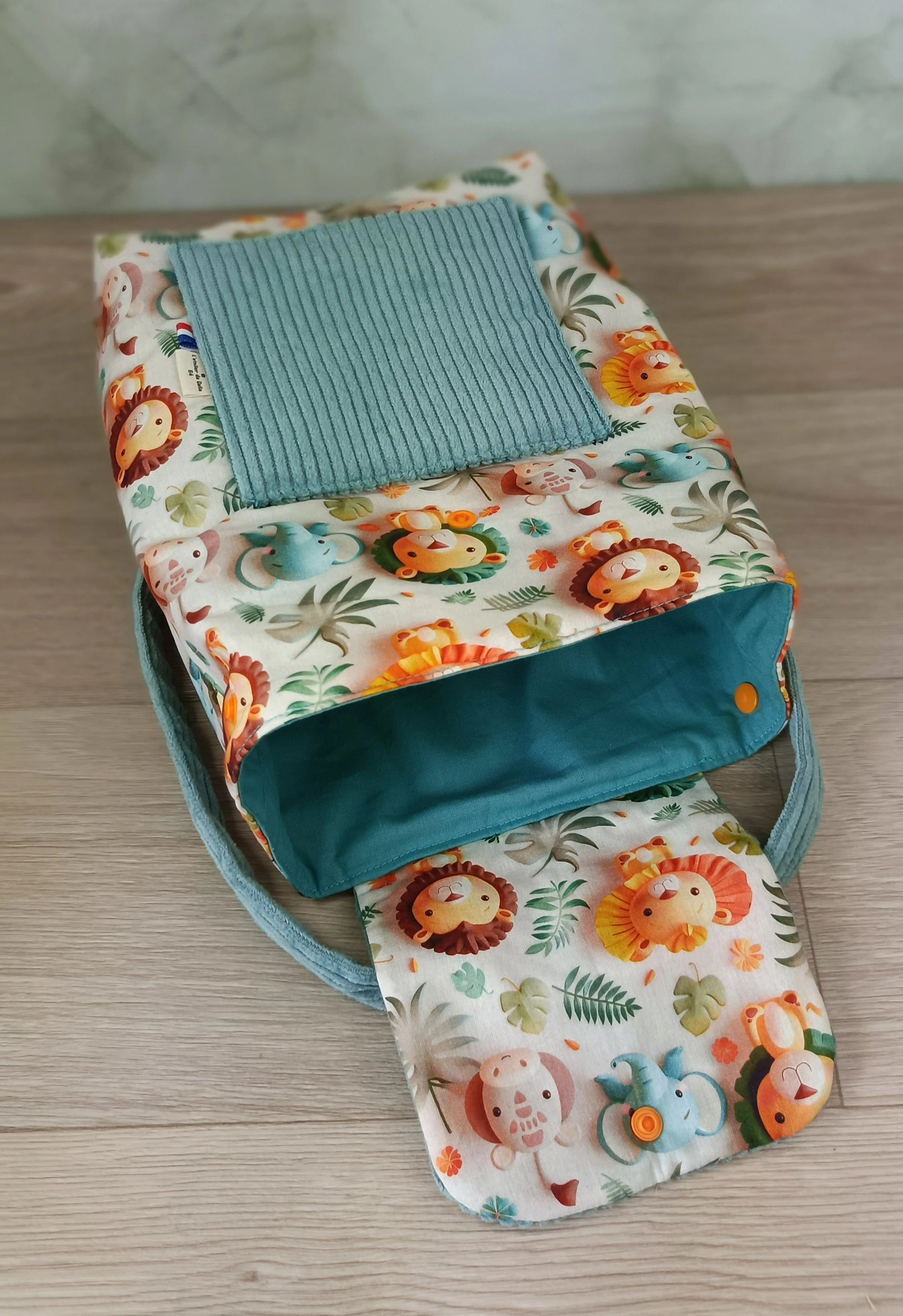 Sac à dos et serviette de cantine Safari