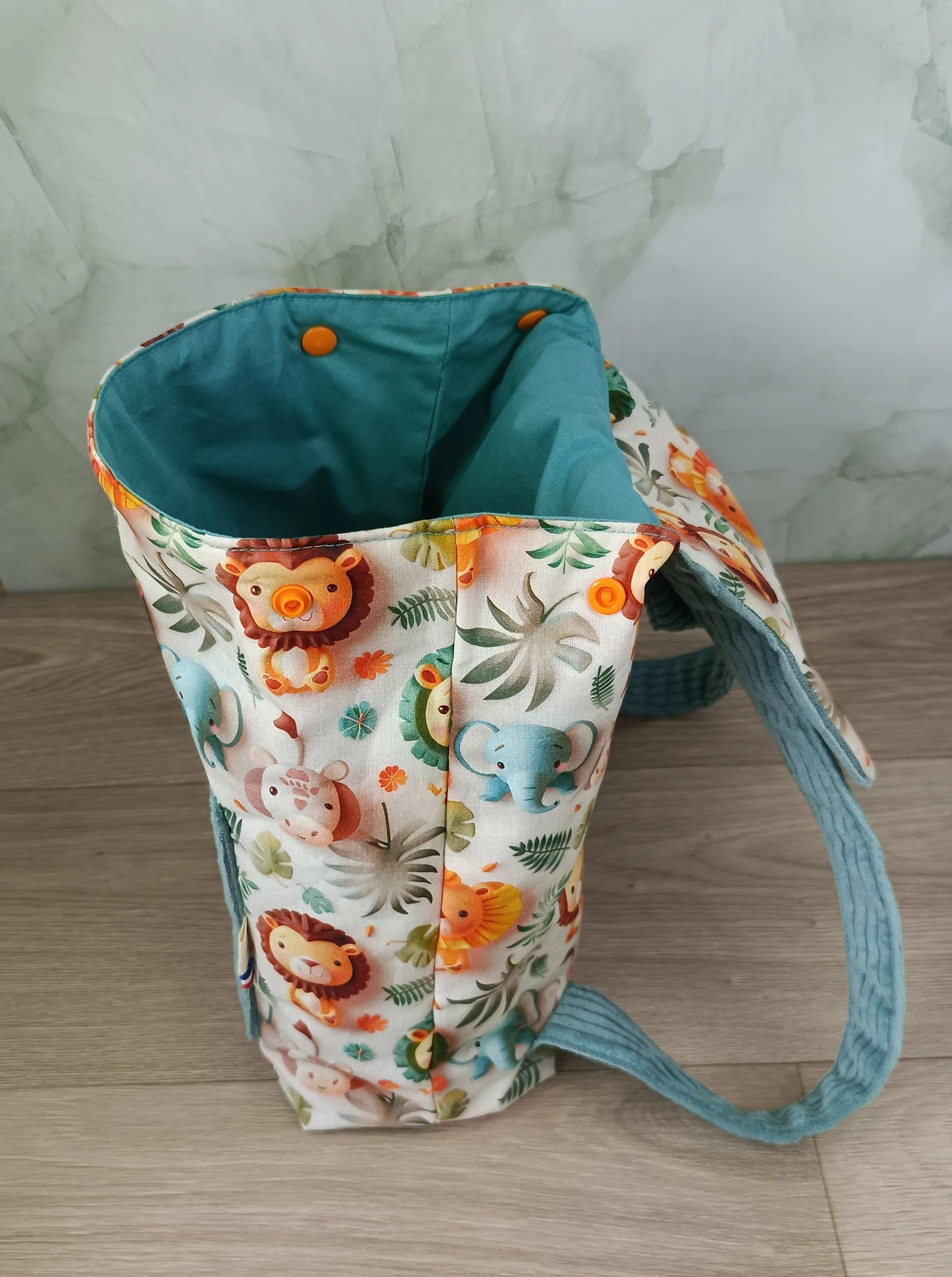 Sac à dos et serviette de cantine Safari