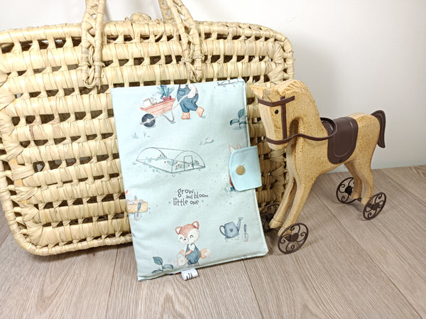 Protège carnet de santé - Au jardin- cadeau naissance